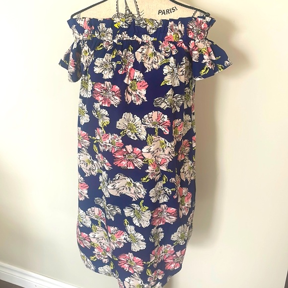 BEAUTIFUL OFF SHOULDER DRESS - Picture 1 of 6